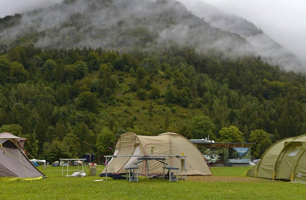 tents before montain